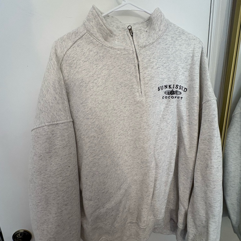 Sunkissed Women’s Gray Zip Up Top